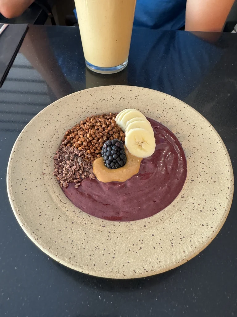 Gluten free smoothie bowl at Nola Kitchen in Porto, Portugal