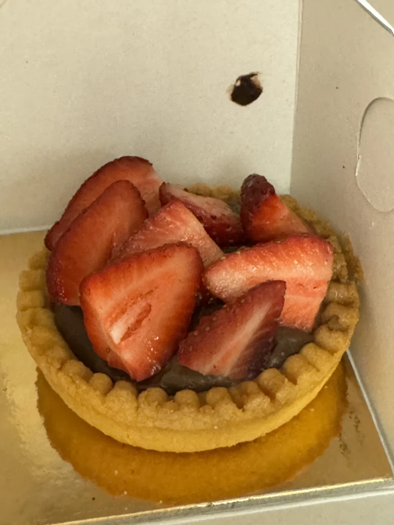 Strawberry chocolate tart from Pan Per Me in Milan, Italy