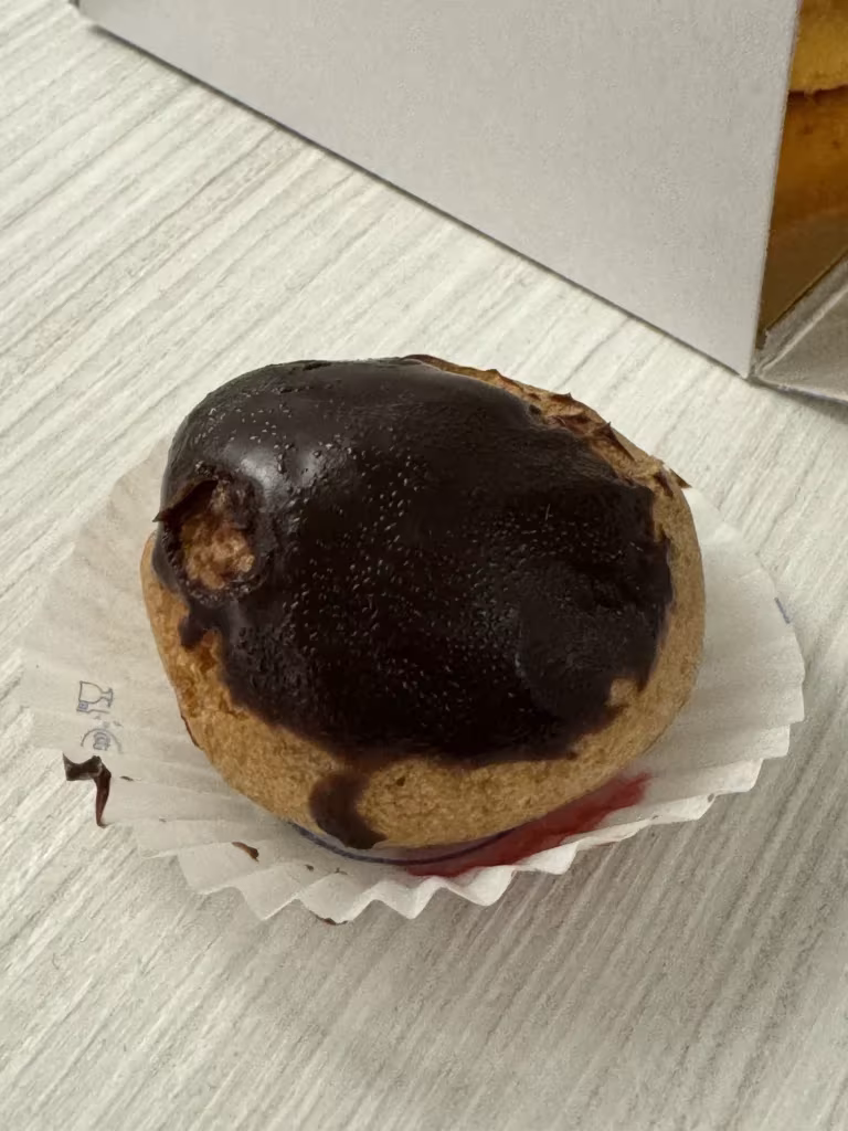 Profiterole from Pan Per Me in Milan, Italy