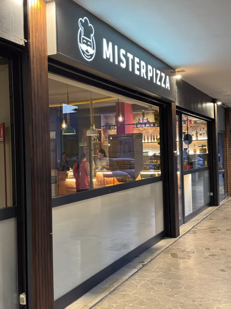 Storefront of Mister Pizza in Venice, Italy