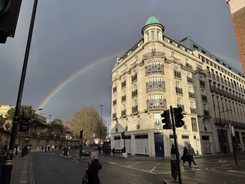 Rainbow near Buckingham Palace