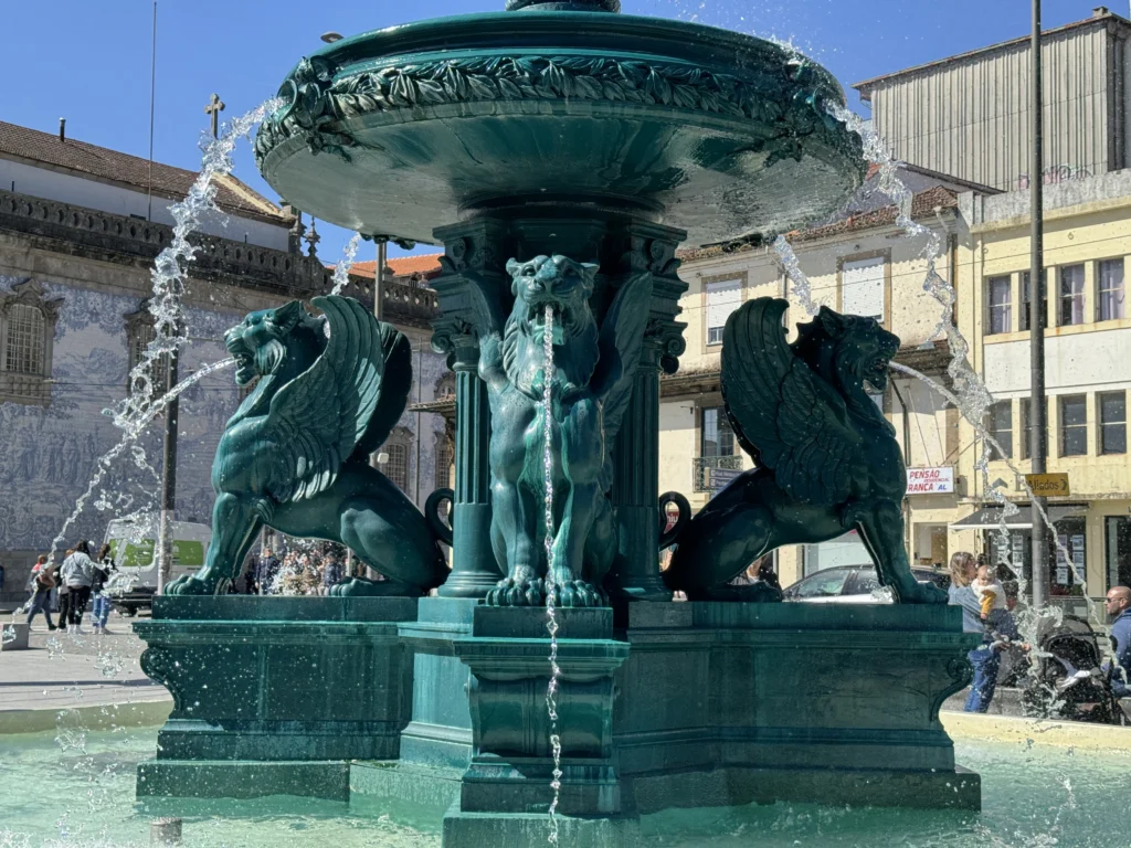 Fonte dos Leoes in Porto, Portugal