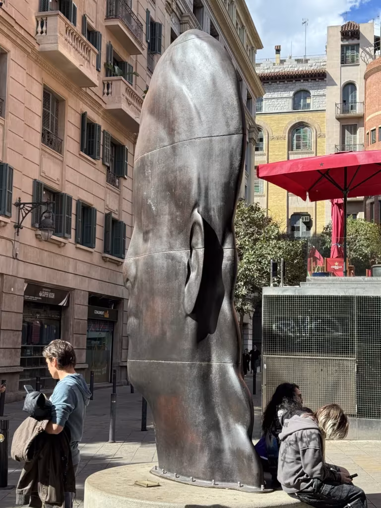Optical illusion statue in Barcelona, Spain
